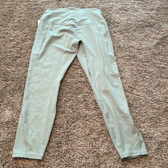 Lululemon athletica size 10 green Align T™ HR
Pant 25" *Pockets nwt - Picture 2 of 6